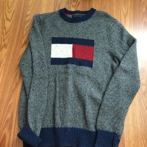 Tommy Hilfiger Luxury Brand Logo Sweater